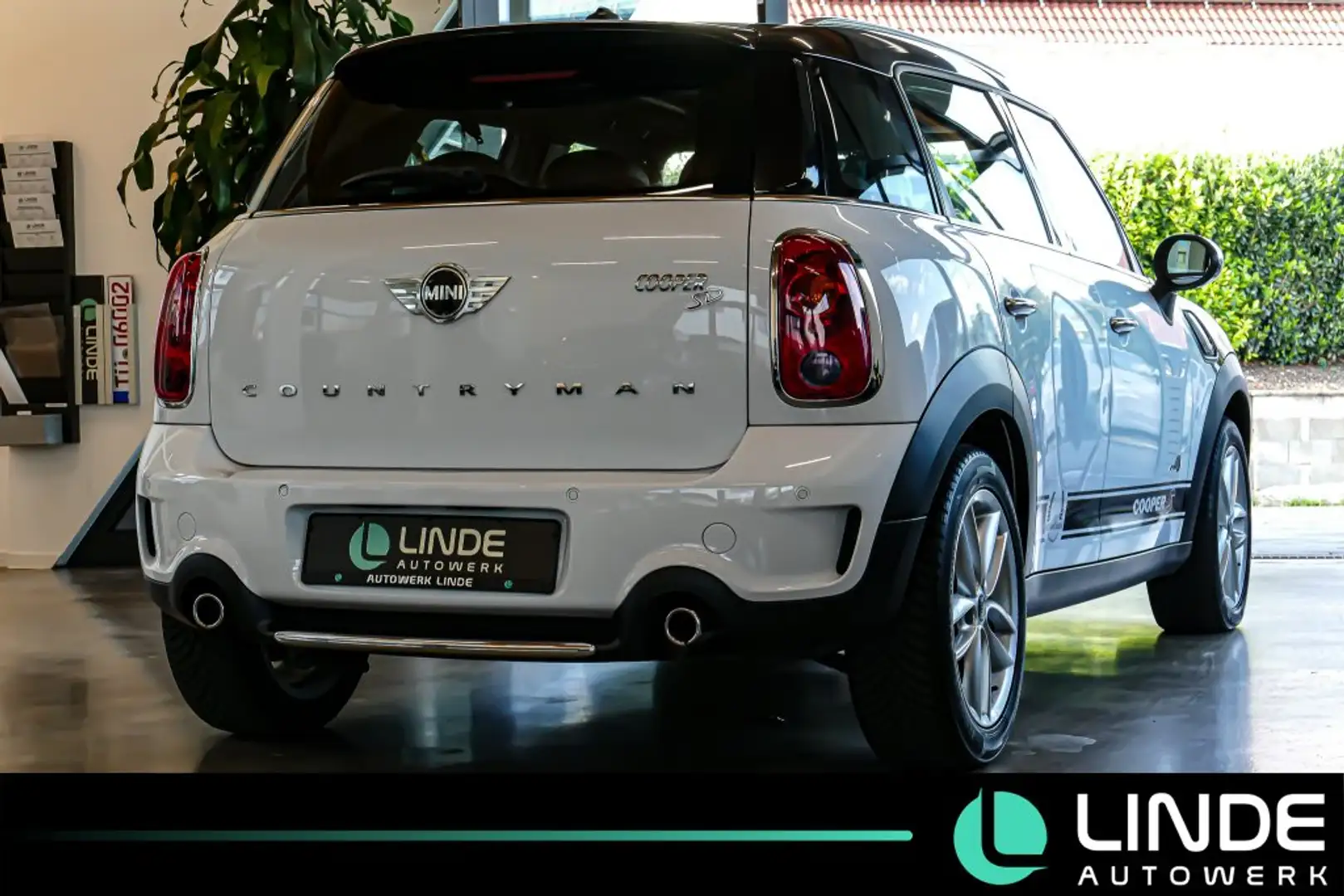 Vehicle image, number 6