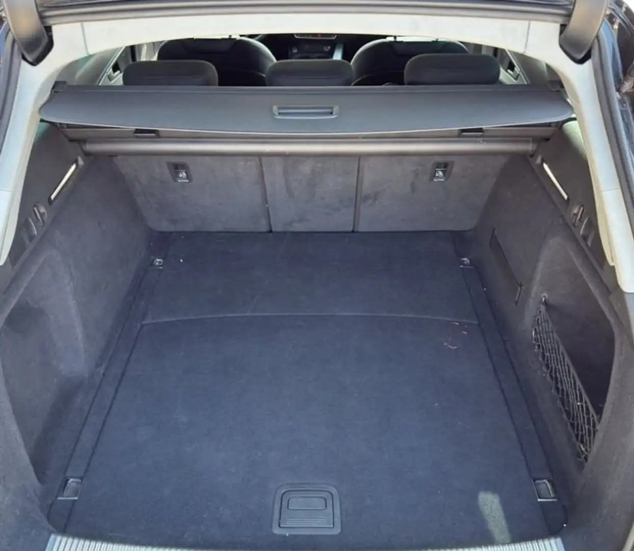 Vehicle image, number 6