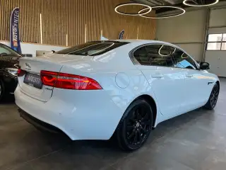 Vehicle image thumbnail, number 4