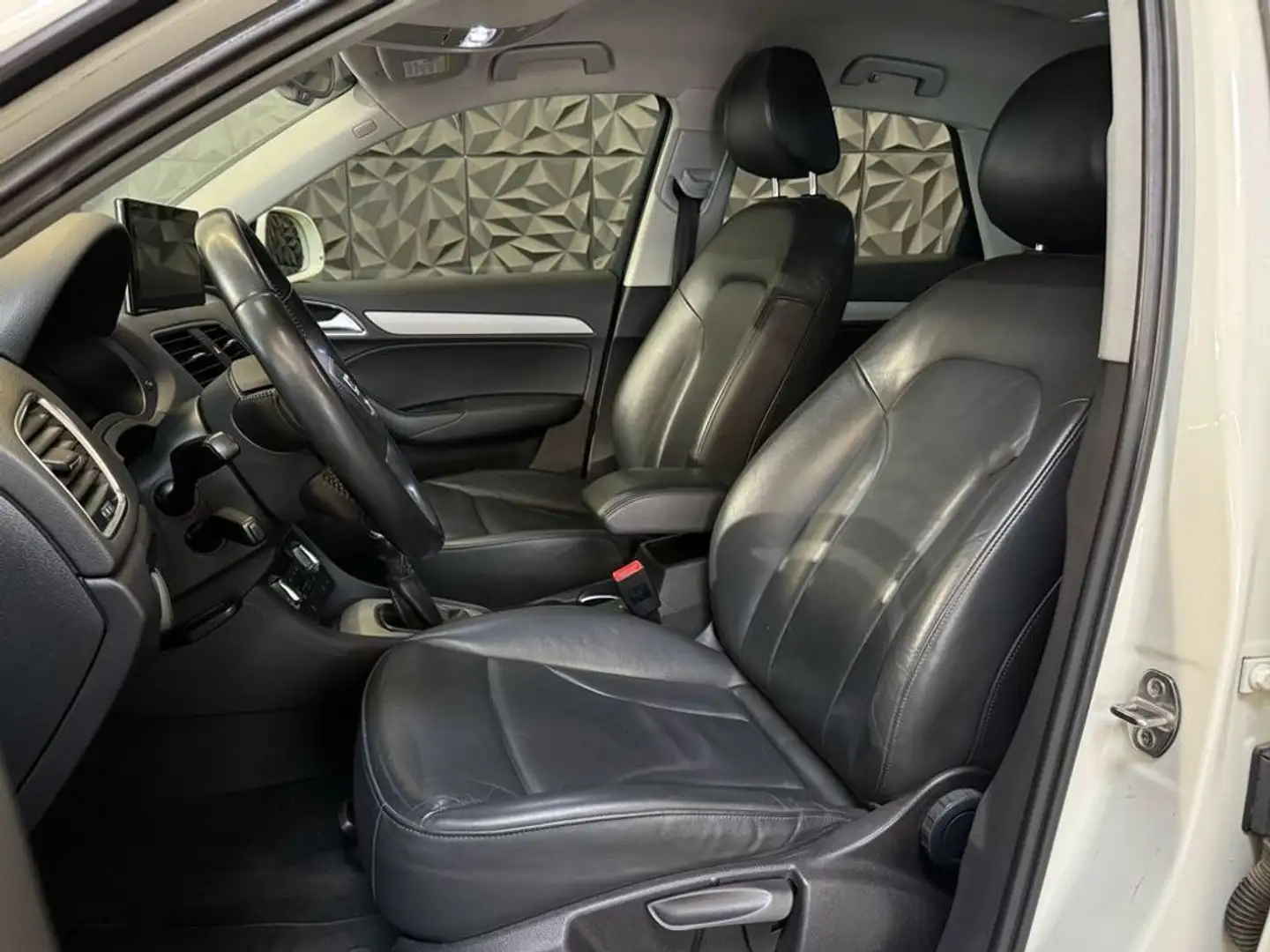 Vehicle image, number 9