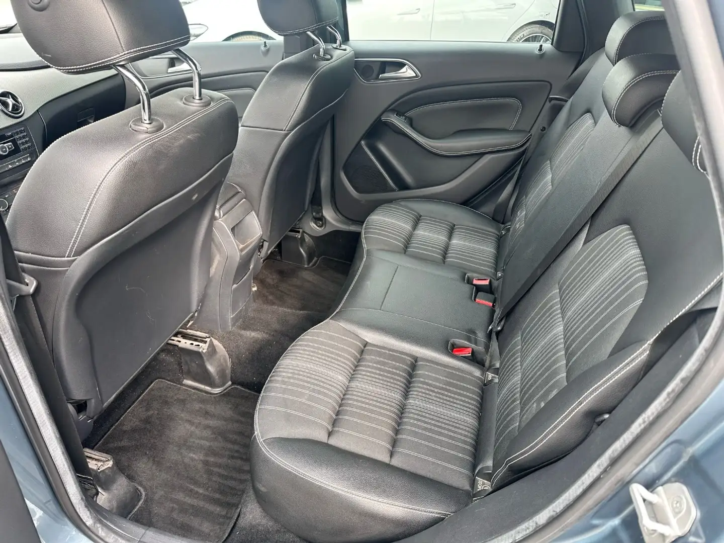 Vehicle image, number 8