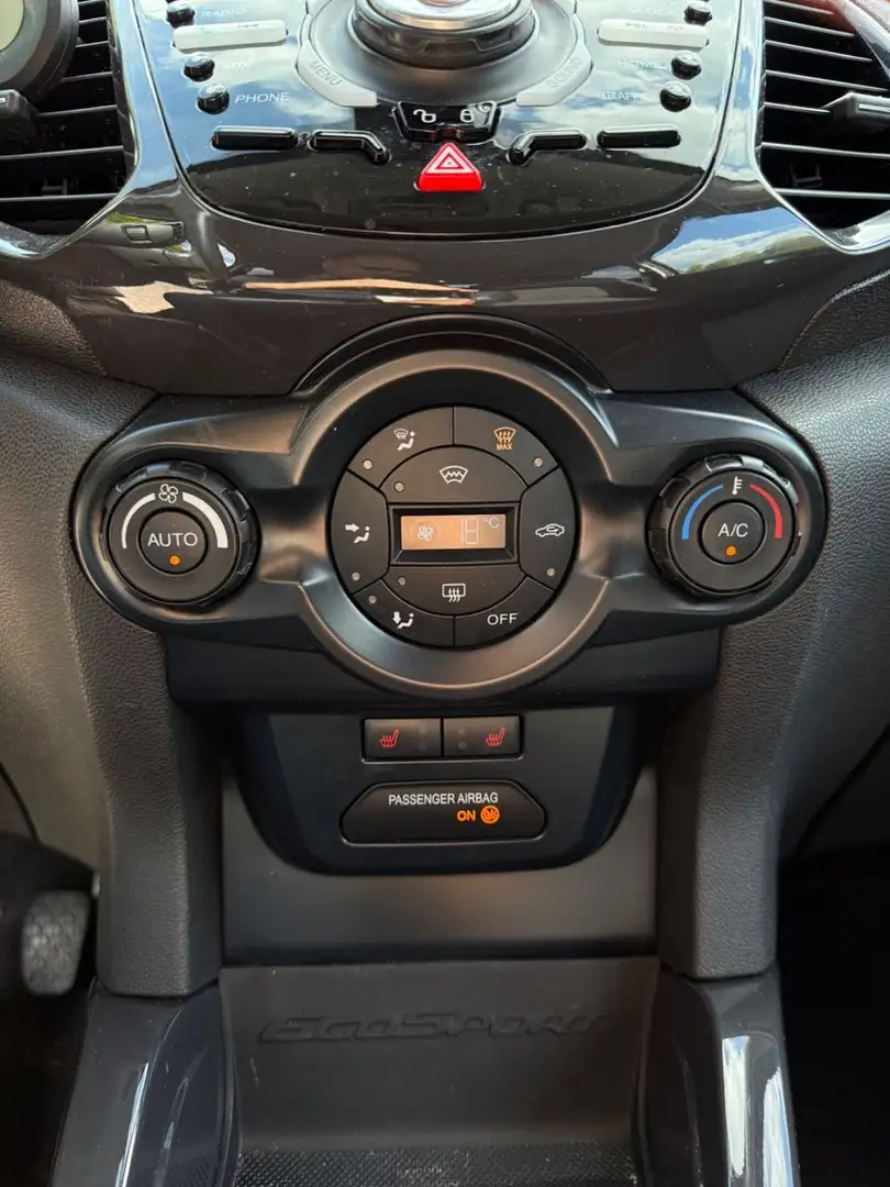 Vehicle image, number 9