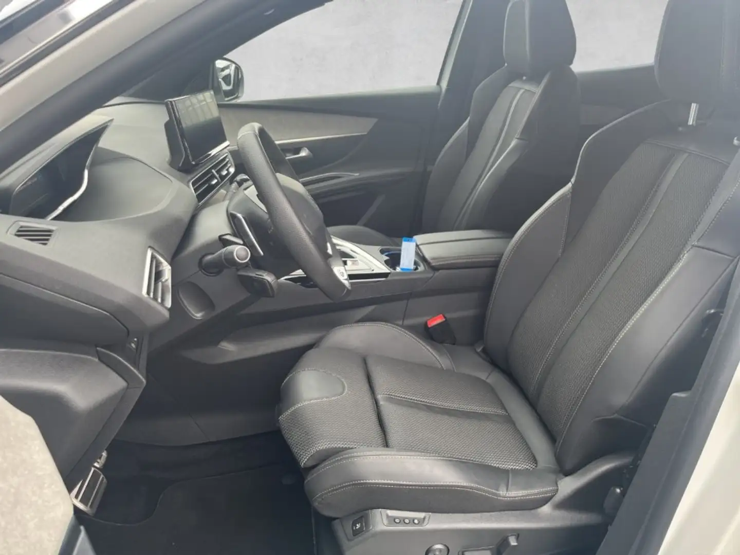 Vehicle image, number 9