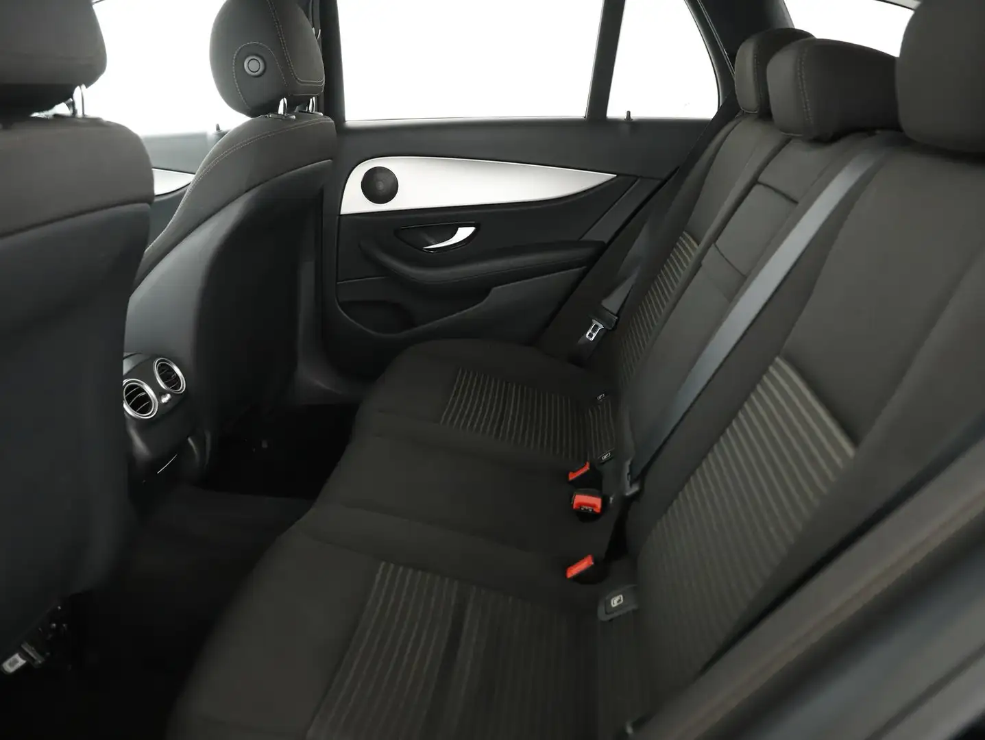 Vehicle image, number 4