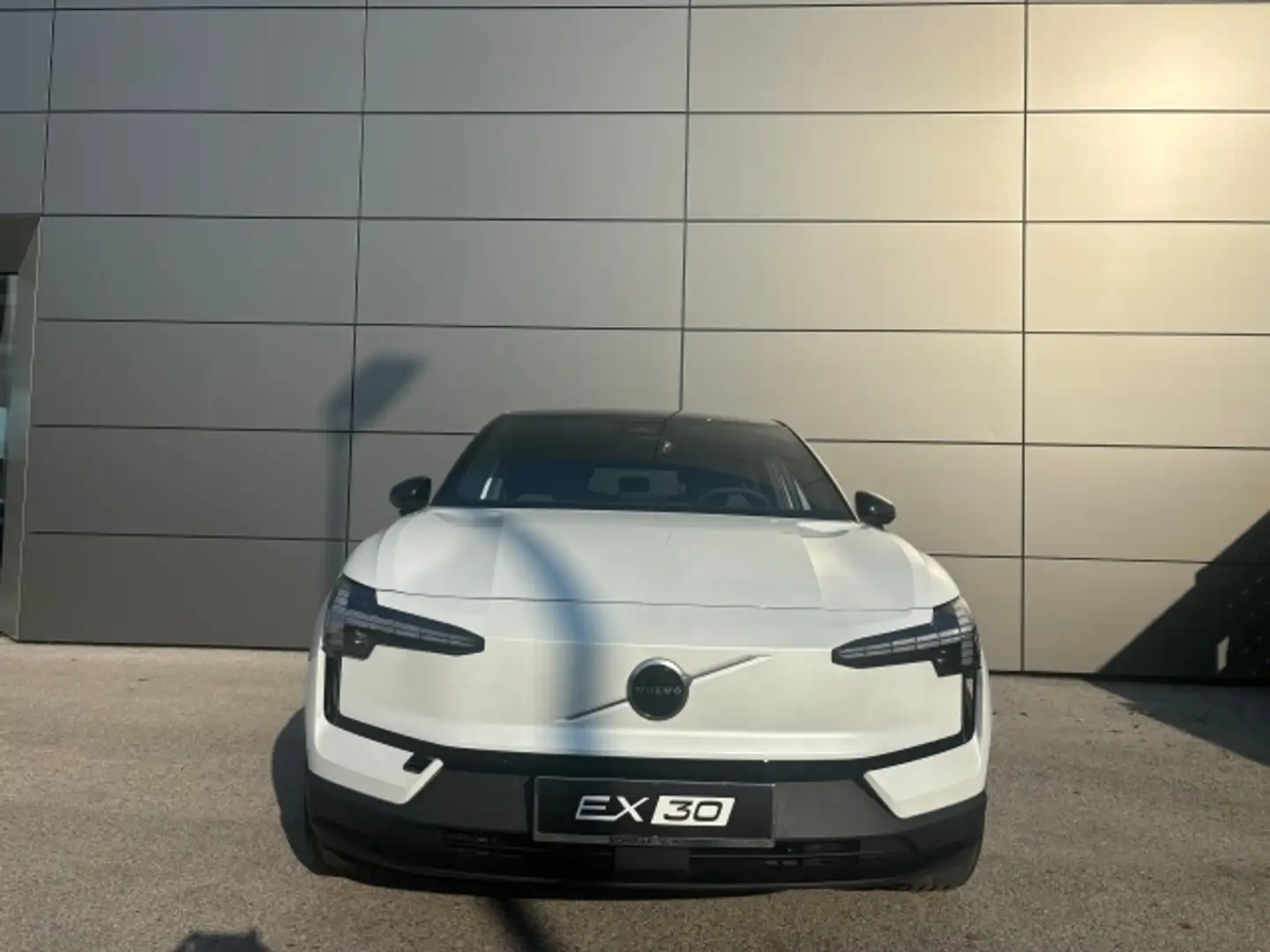 Vehicle image, number 4