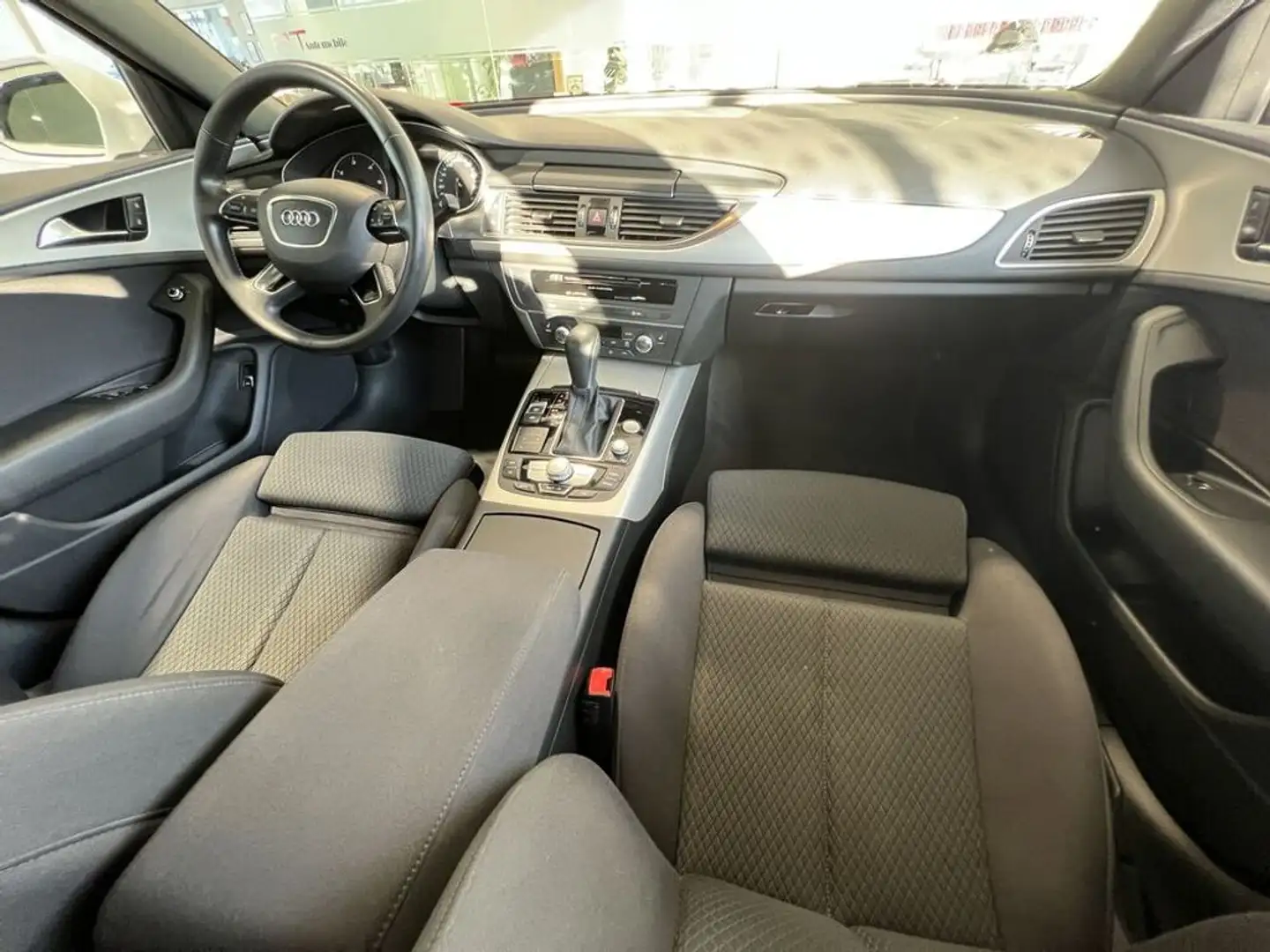 Vehicle image, number 9