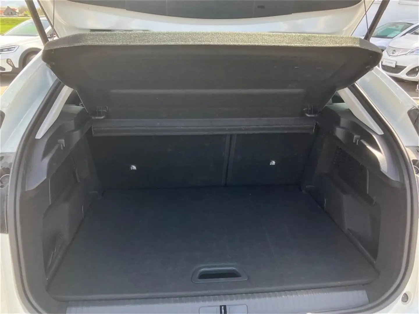 Vehicle image, number 9