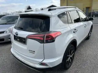 Vehicle image thumbnail, number 5