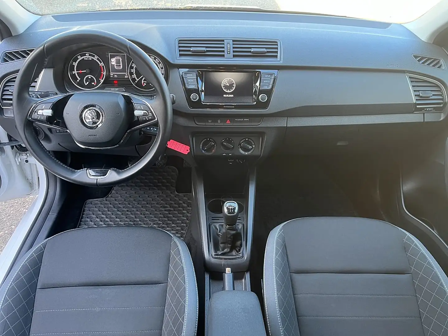 Vehicle image, number 7