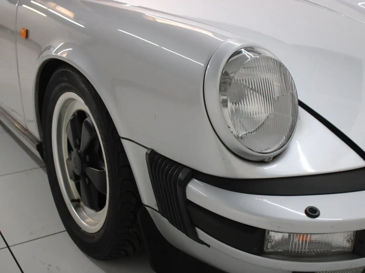 Vehicle image, number 9