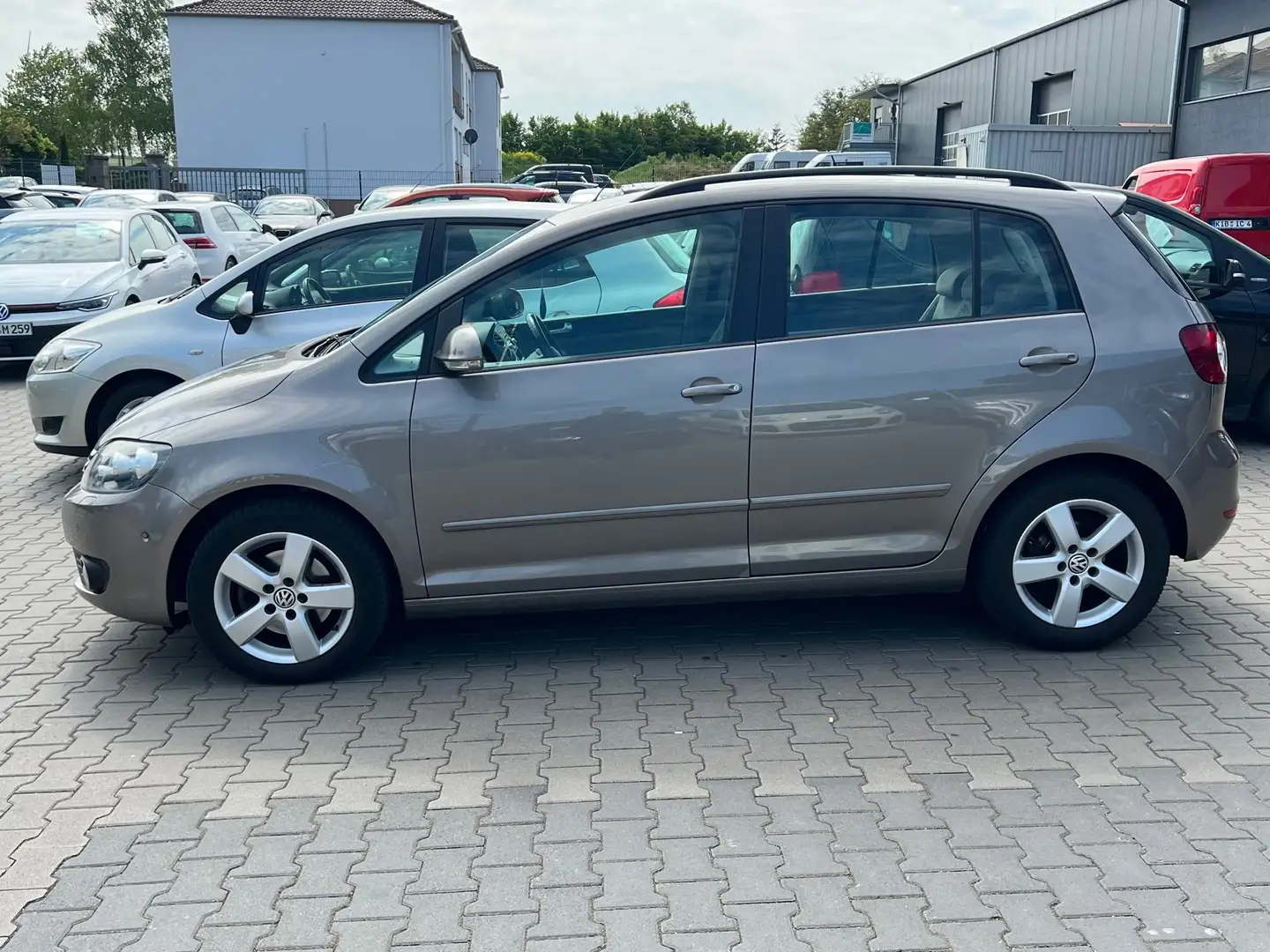 Vehicle image, number 7