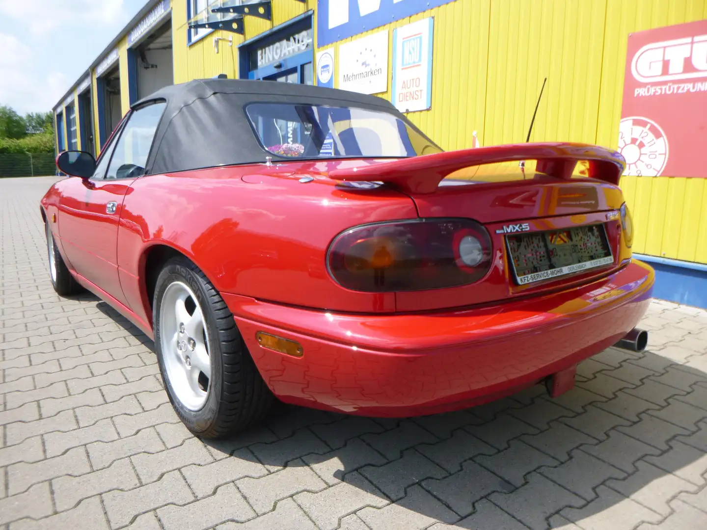 Vehicle image, number 6