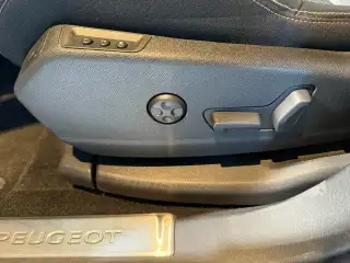 Vehicle image thumbnail, number 7