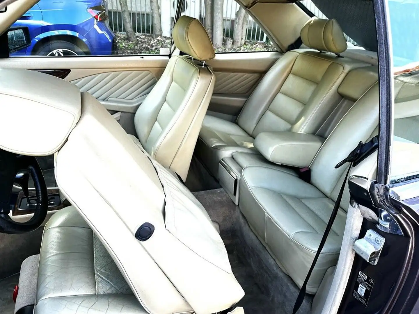 Vehicle image, number 12