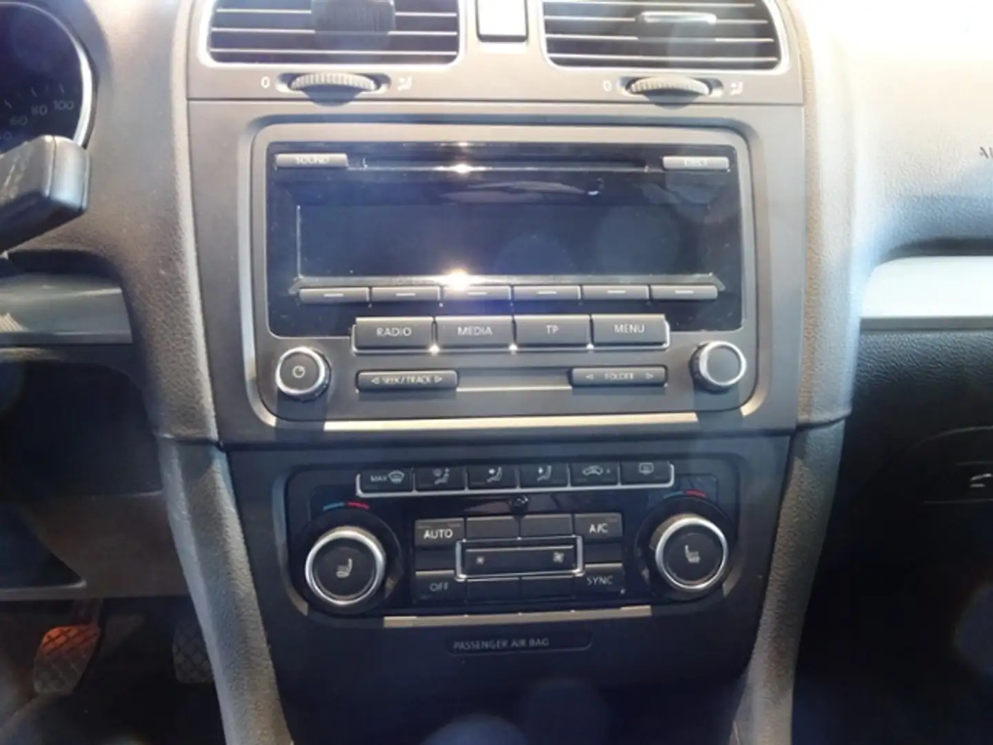 Vehicle image, number 16