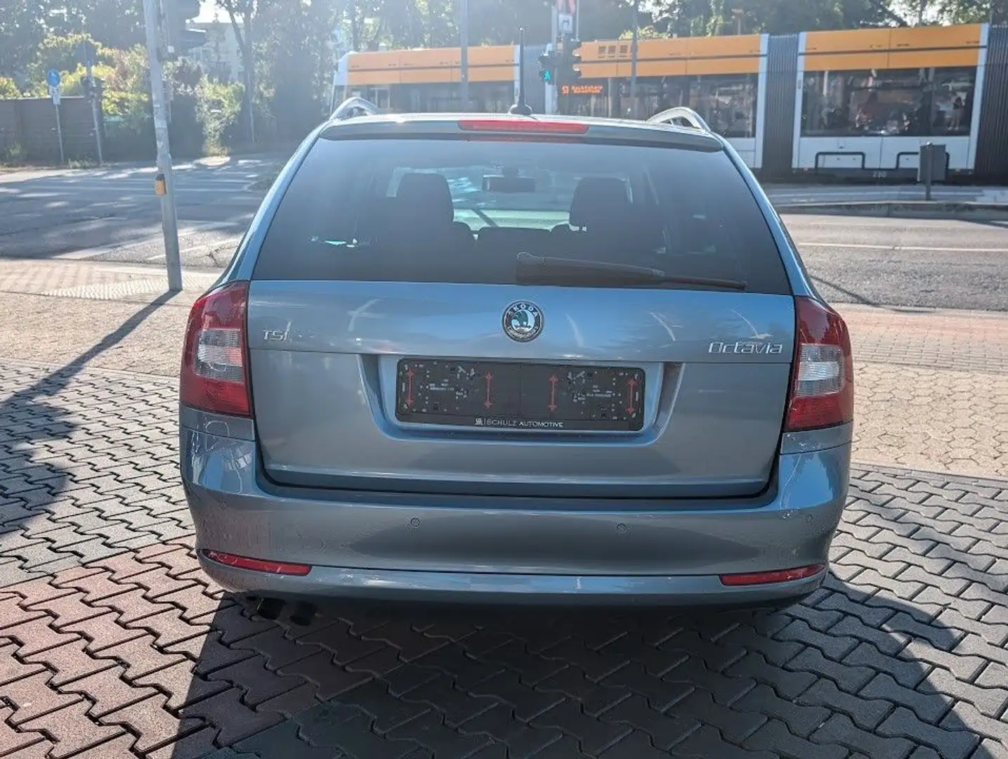 Vehicle image, number 5