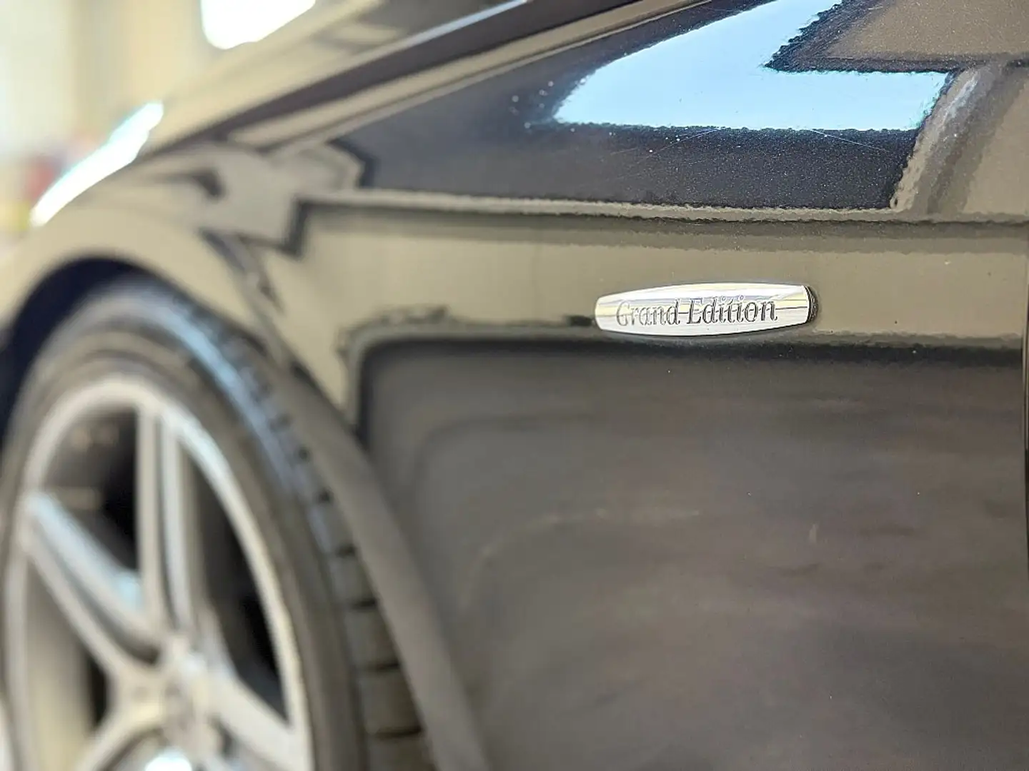 Vehicle image, number 6