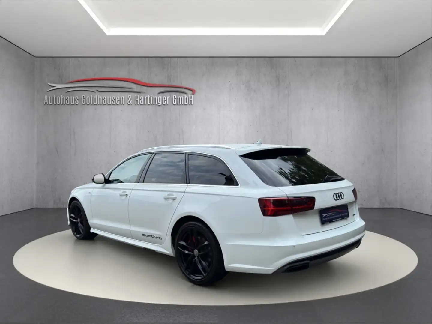Vehicle image, number 4