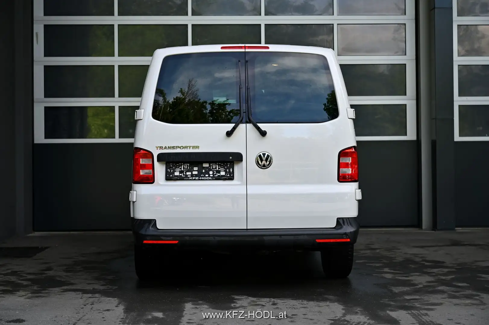 Vehicle image, number 4