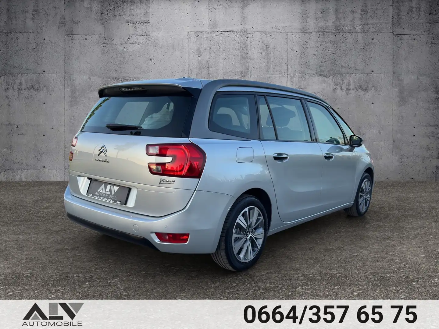 Vehicle image, number 4