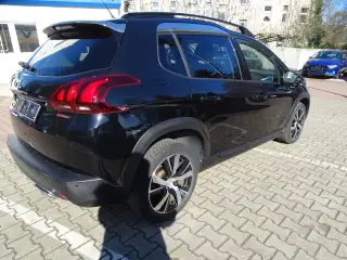 Vehicle image thumbnail, number 4