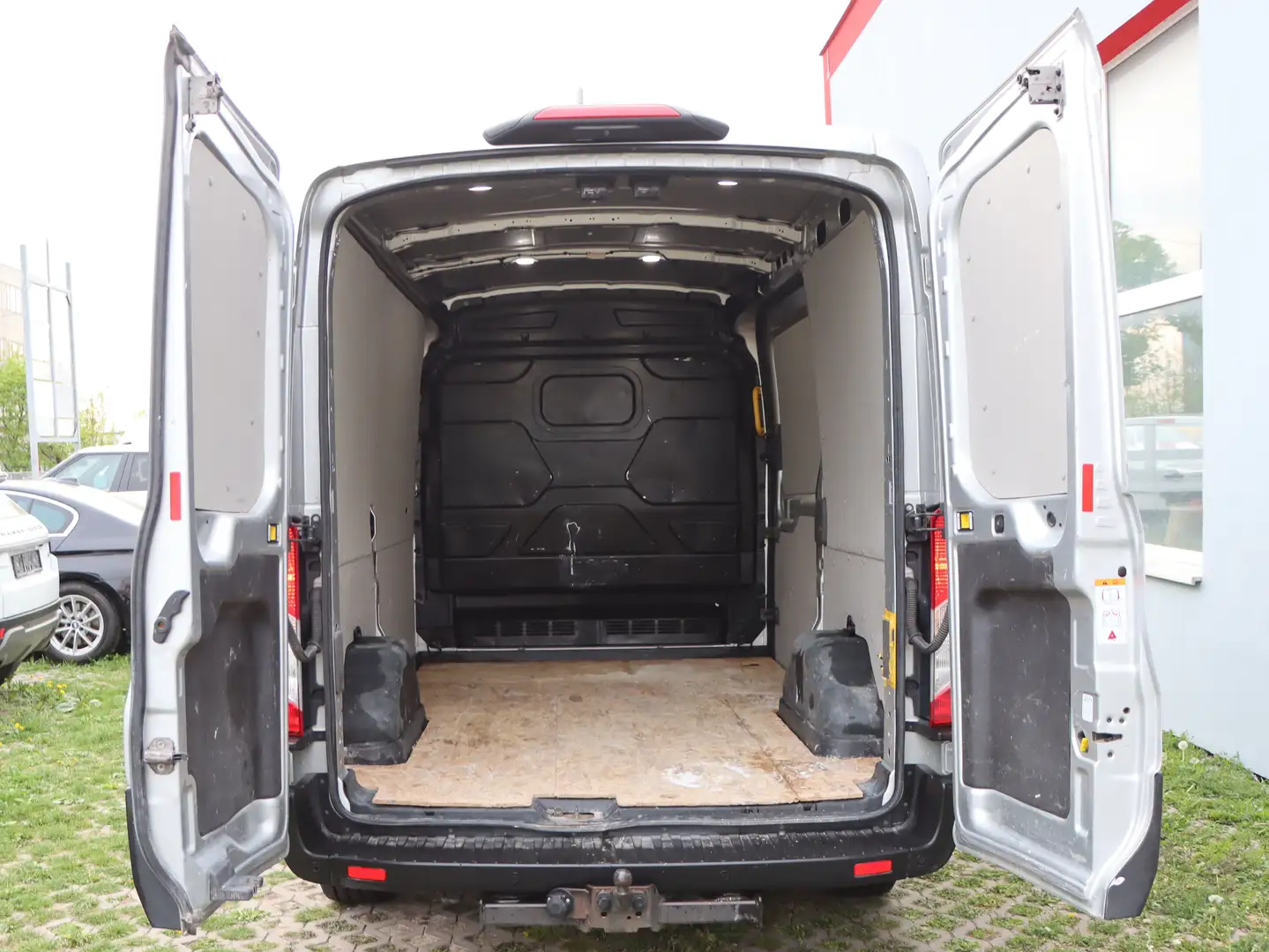 Vehicle image, number 8