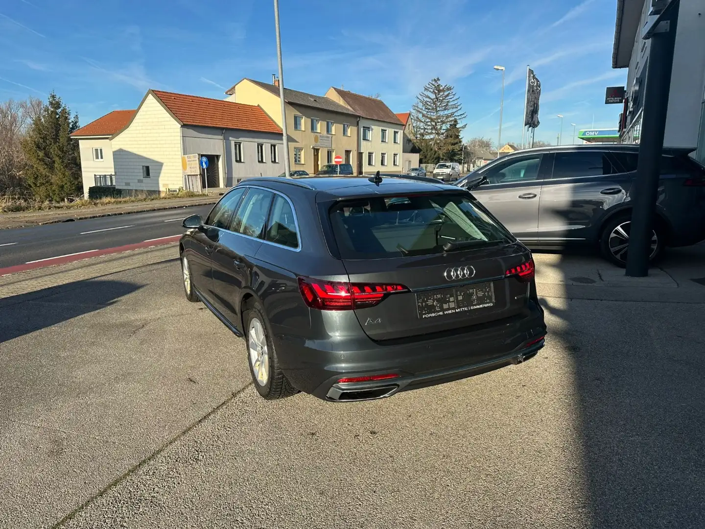 Vehicle image, number 3