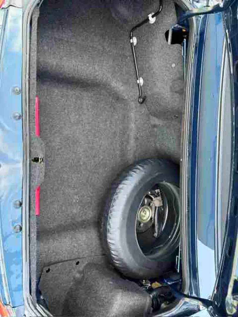 Vehicle image, number 13
