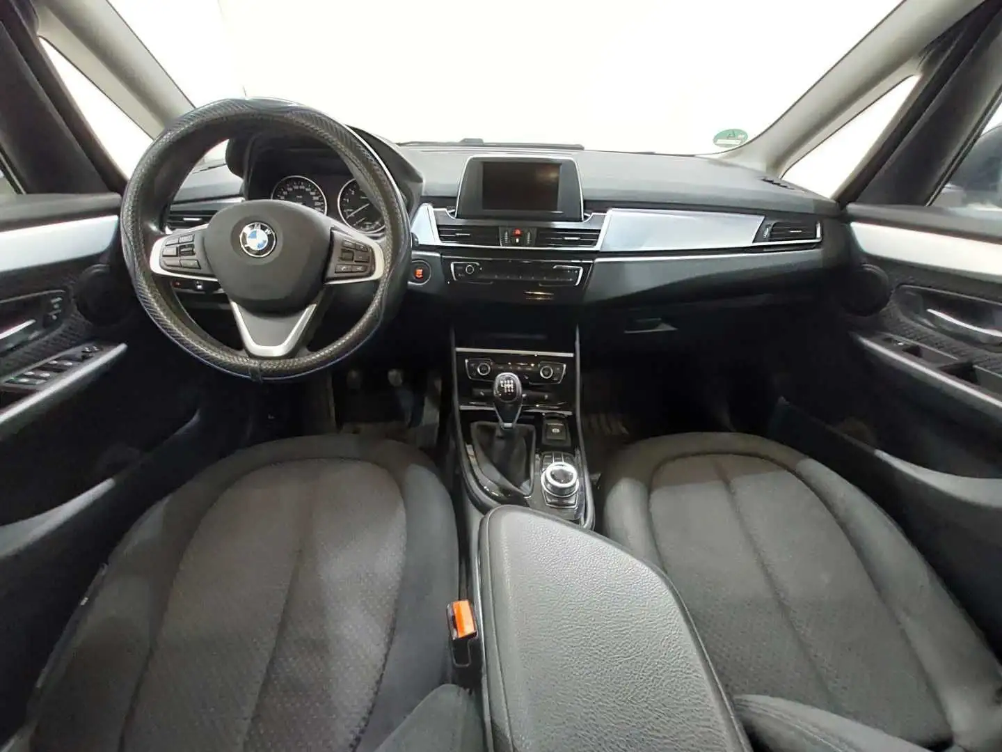 Vehicle image, number 6