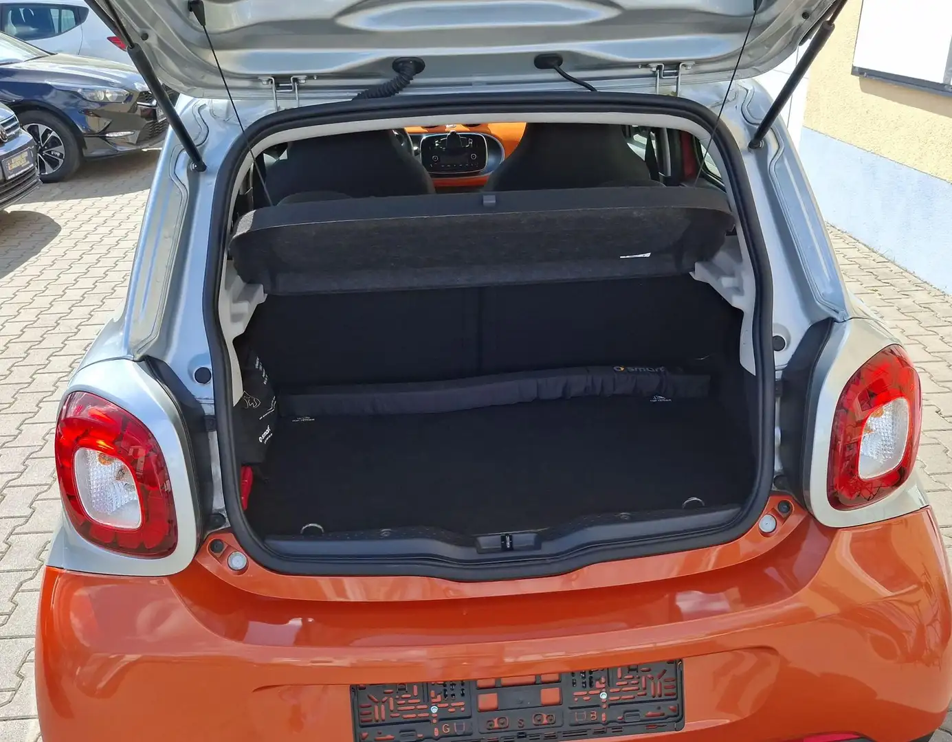 Vehicle image, number 7