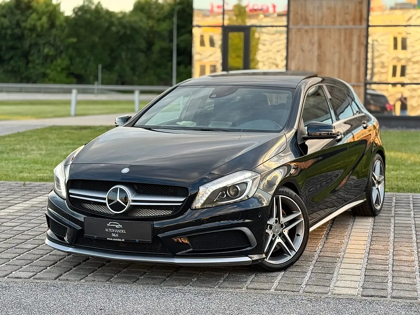 Vehicle image, number 10