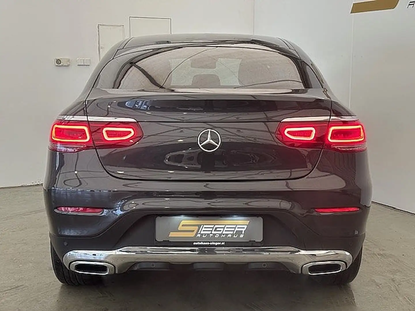 Vehicle image, number 4