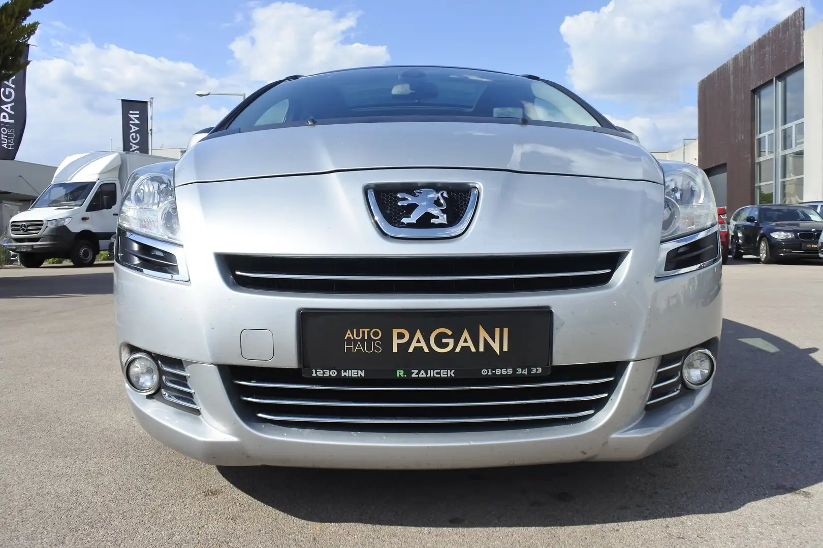 Vehicle image, number 3