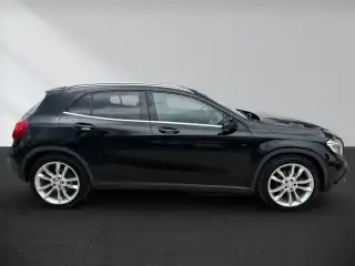Vehicle image thumbnail, number 3