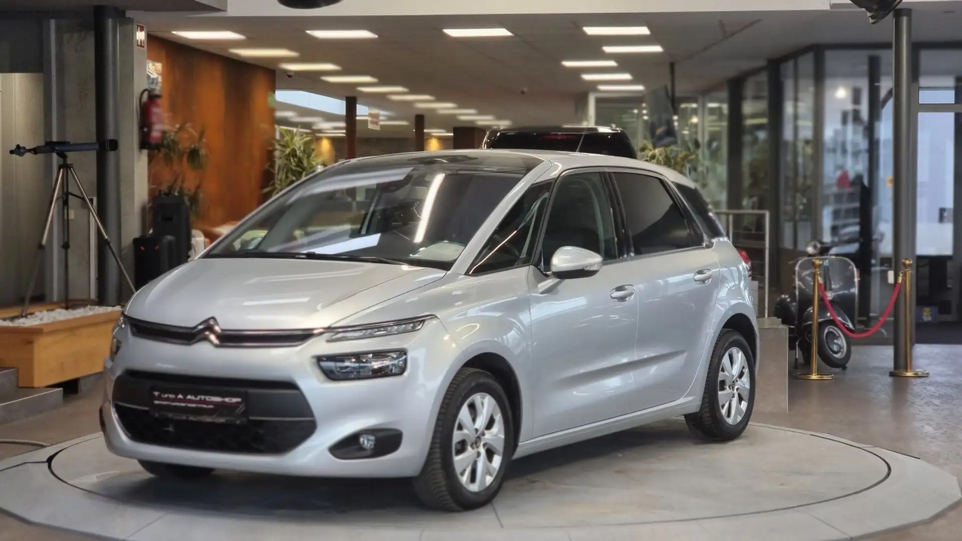 Vehicle image, number 2