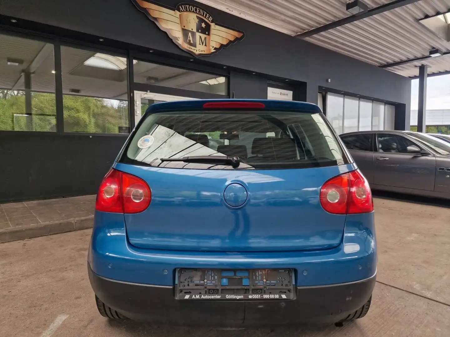 Vehicle image, number 8