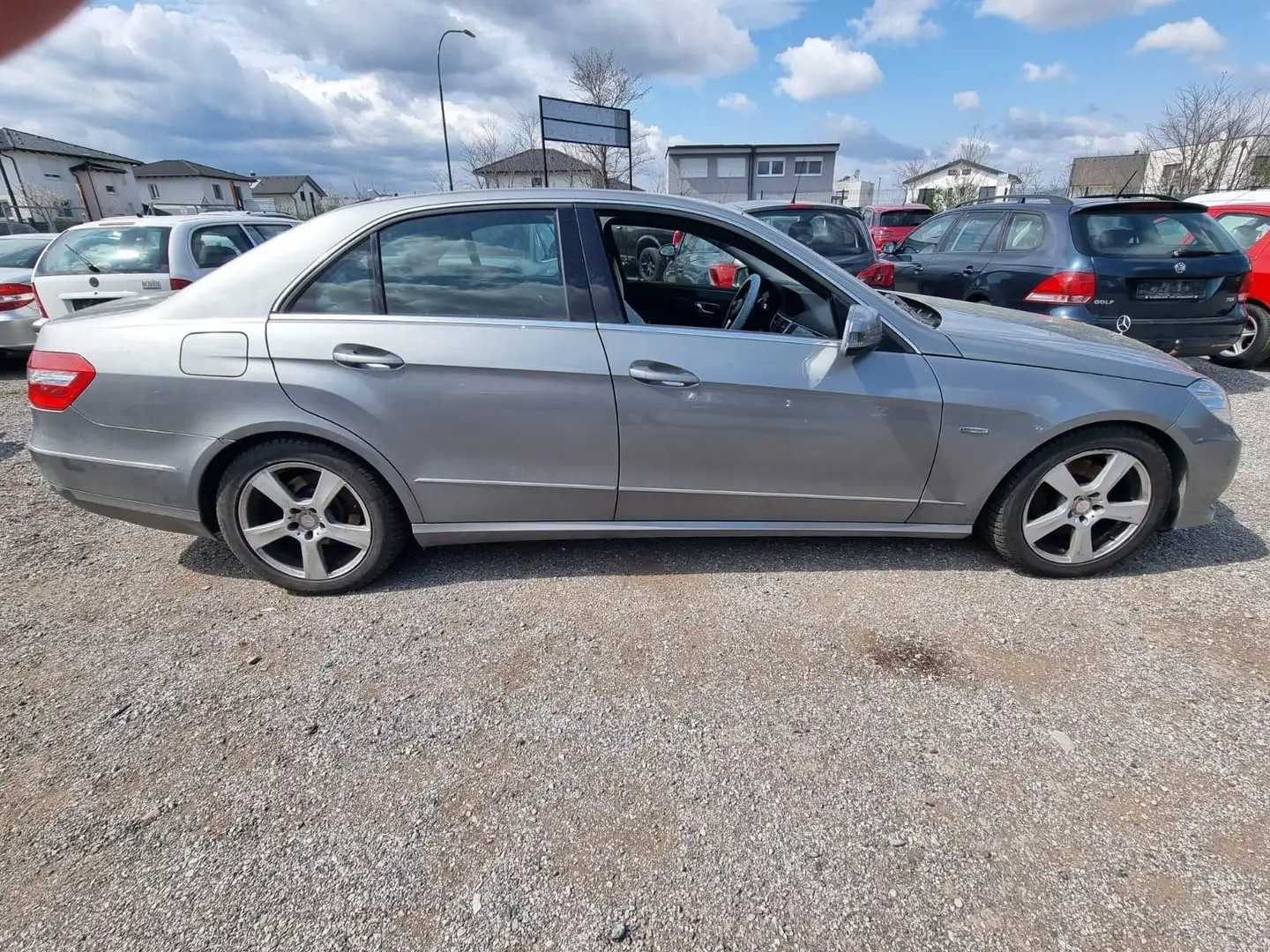 Vehicle image, number 4