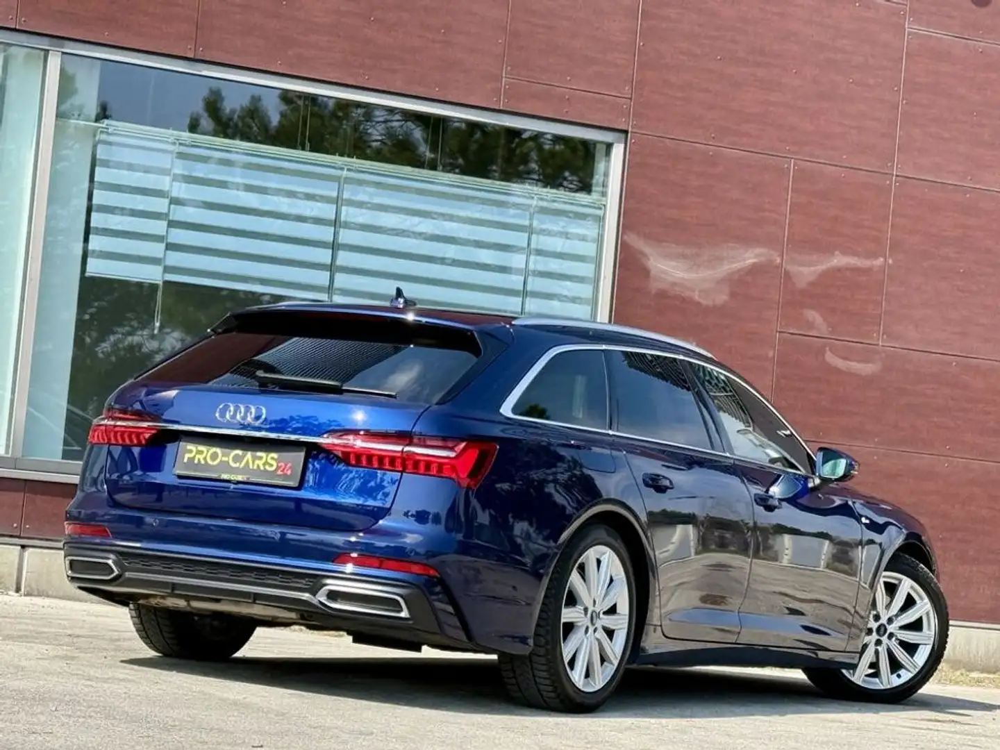 Vehicle image, number 4