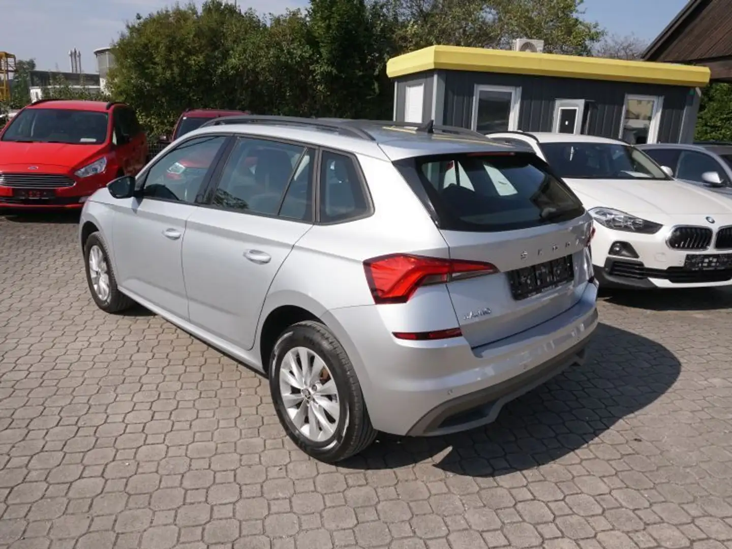 Vehicle image, number 4