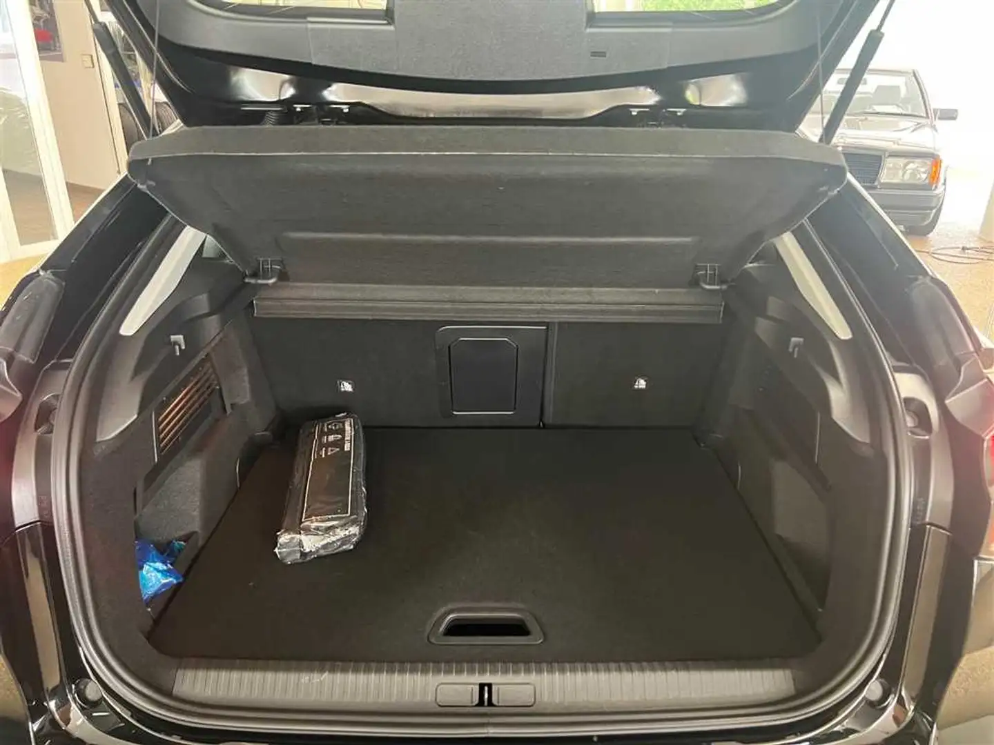 Vehicle image, number 7