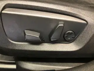 Vehicle image thumbnail, number 6