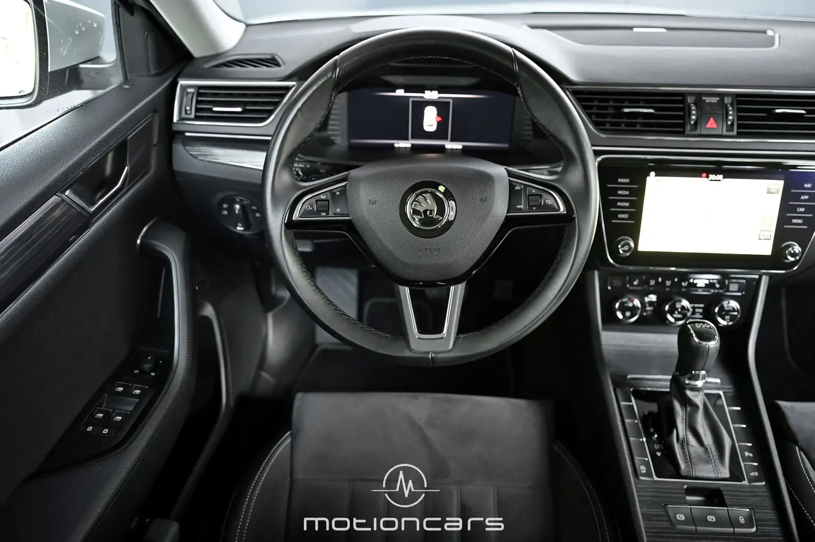 Vehicle image, number 9