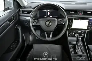 Vehicle image thumbnail, number 9