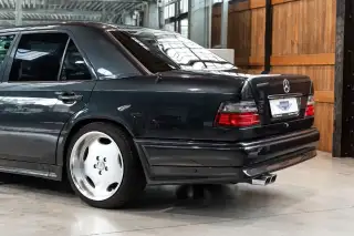 Vehicle image thumbnail, number 7
