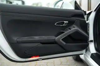 Vehicle image thumbnail, number 8