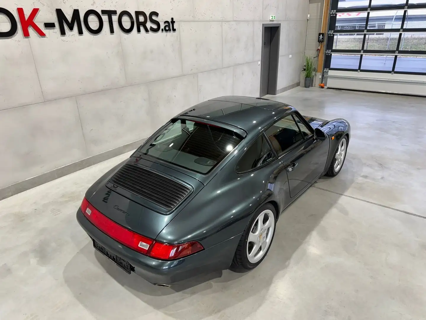 Vehicle image, number 9