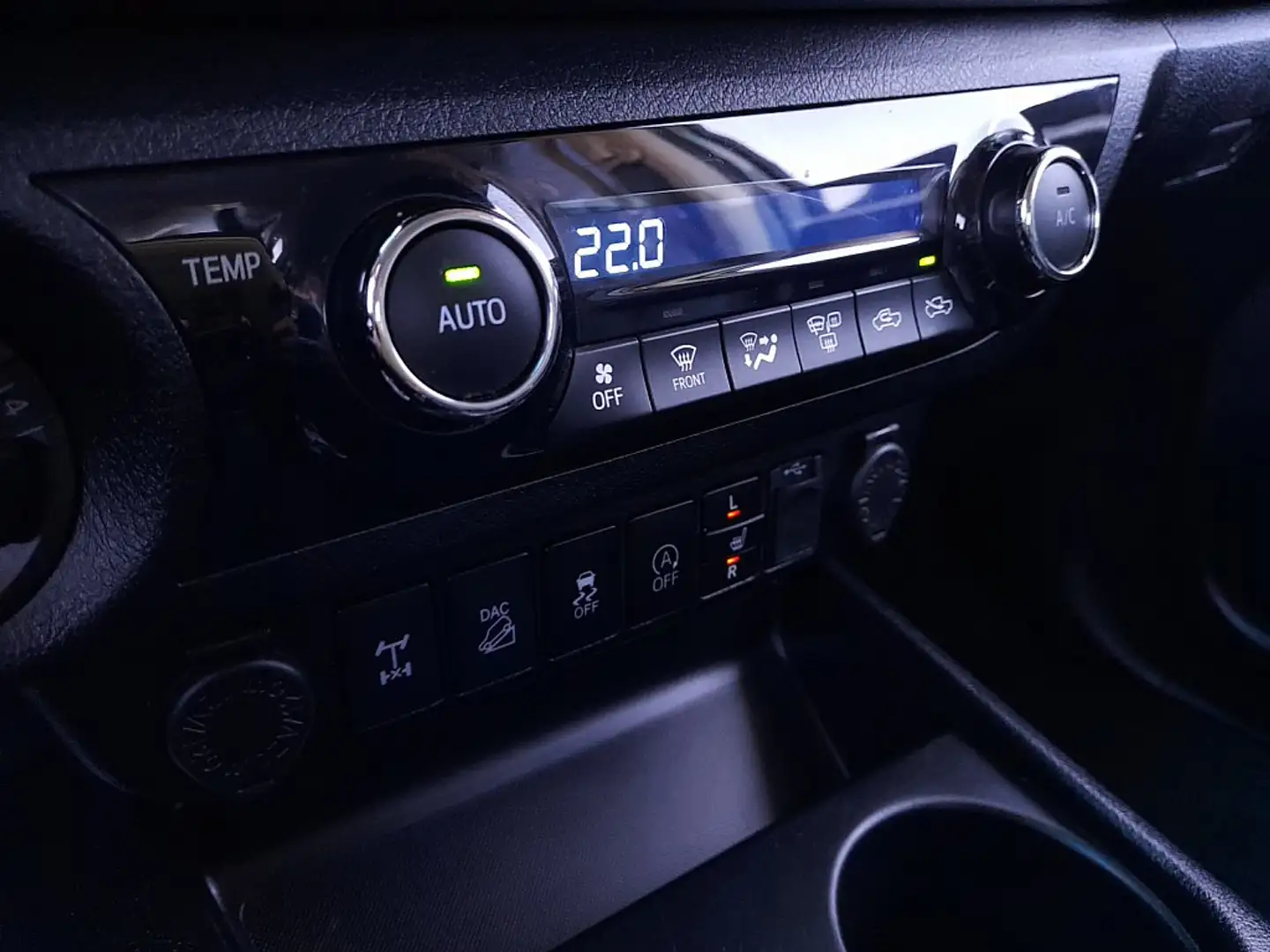 Vehicle image, number 6