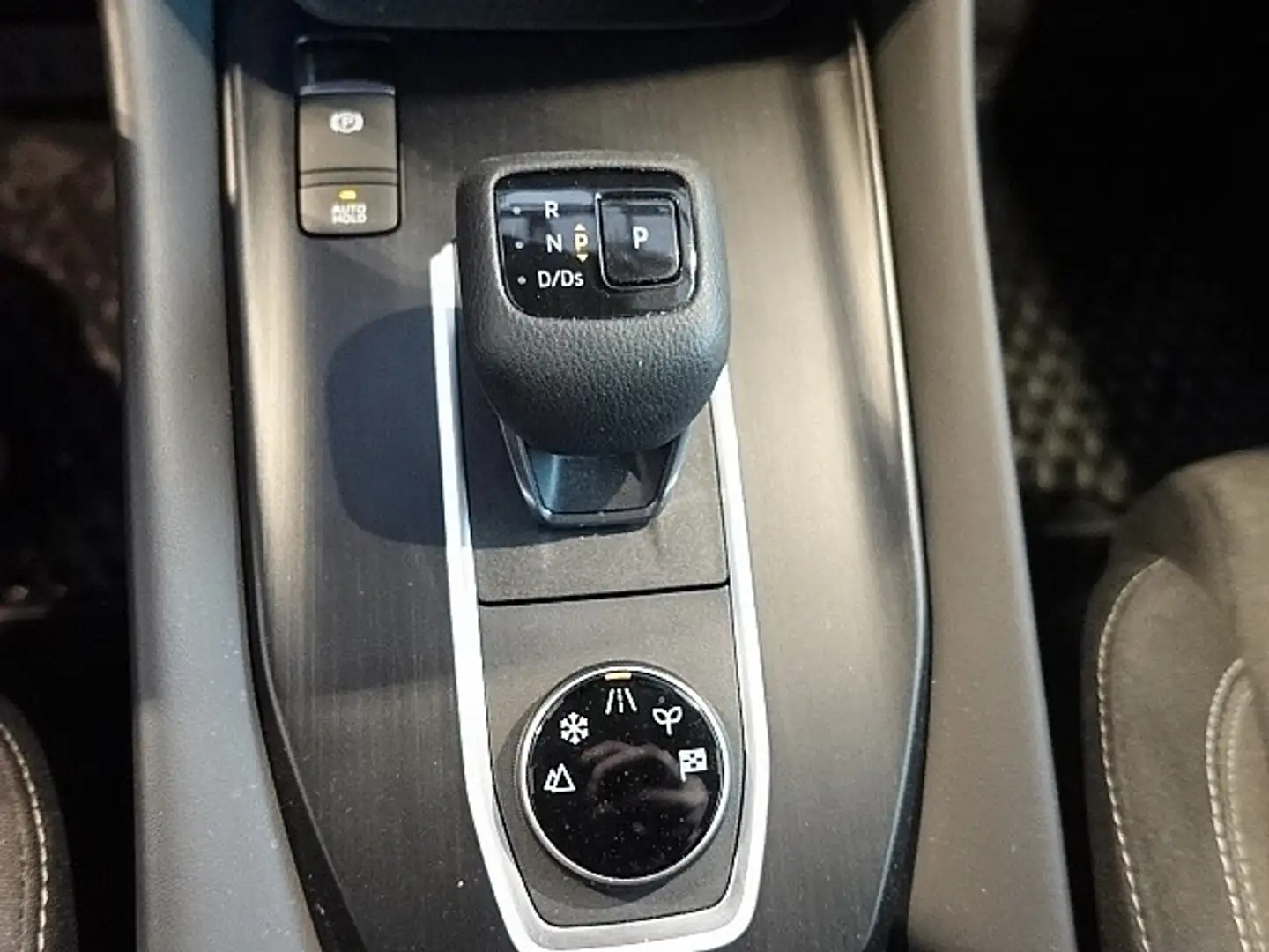 Vehicle image, number 15