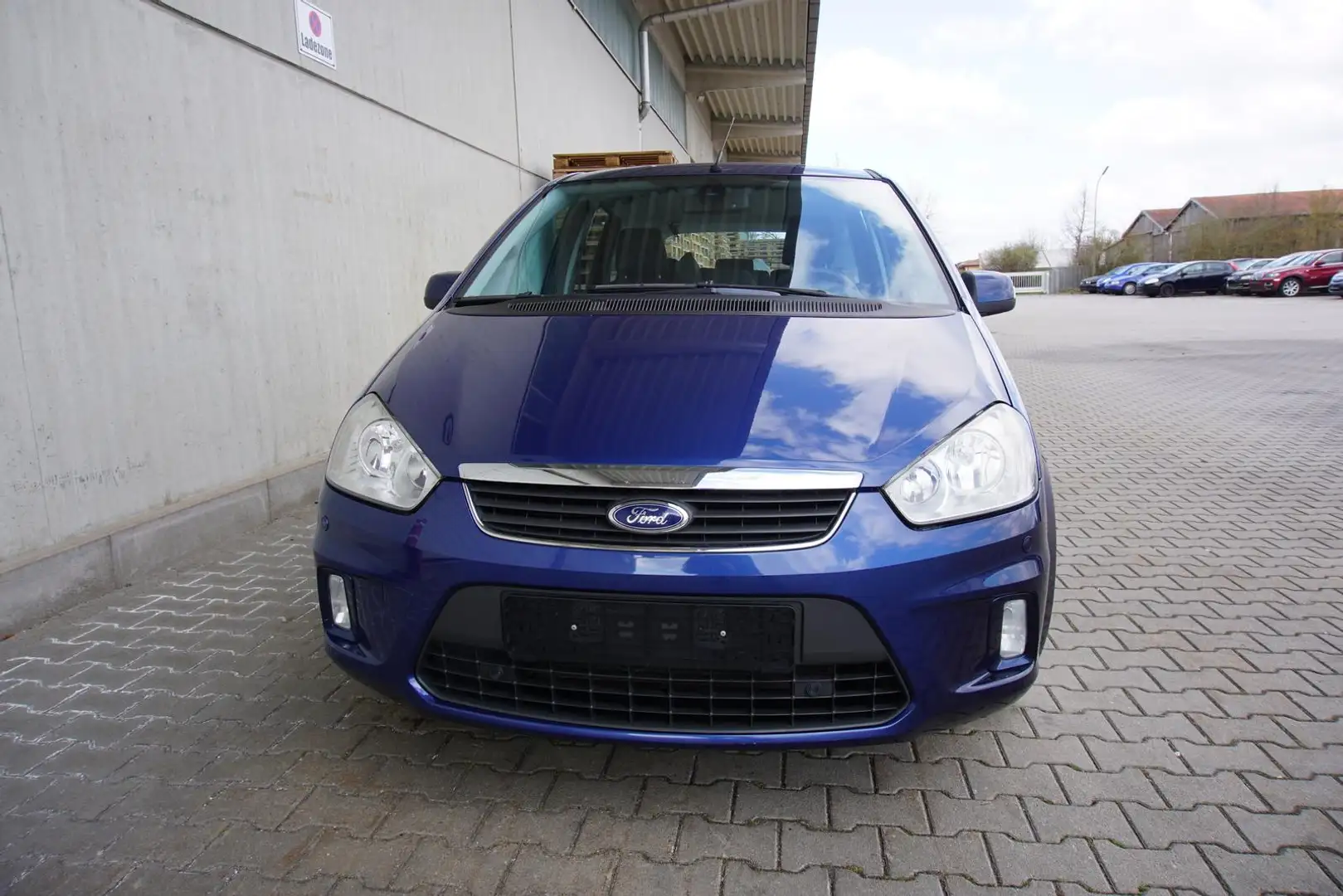 Vehicle image, number 4