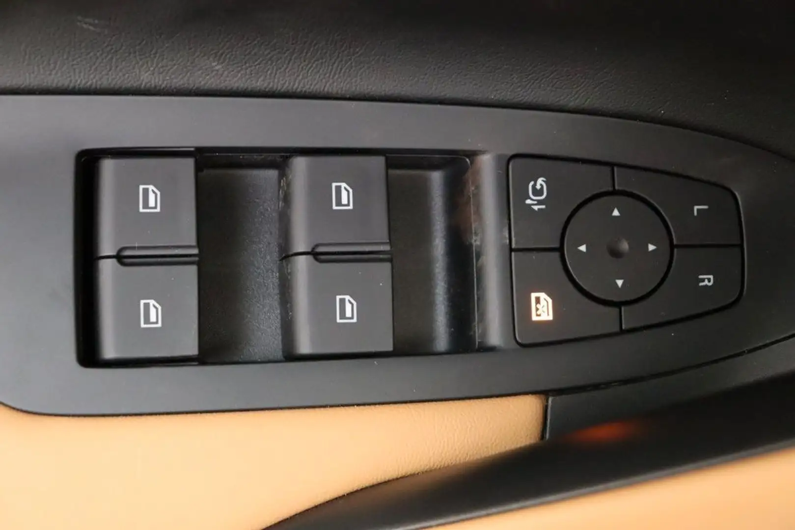 Vehicle image, number 8